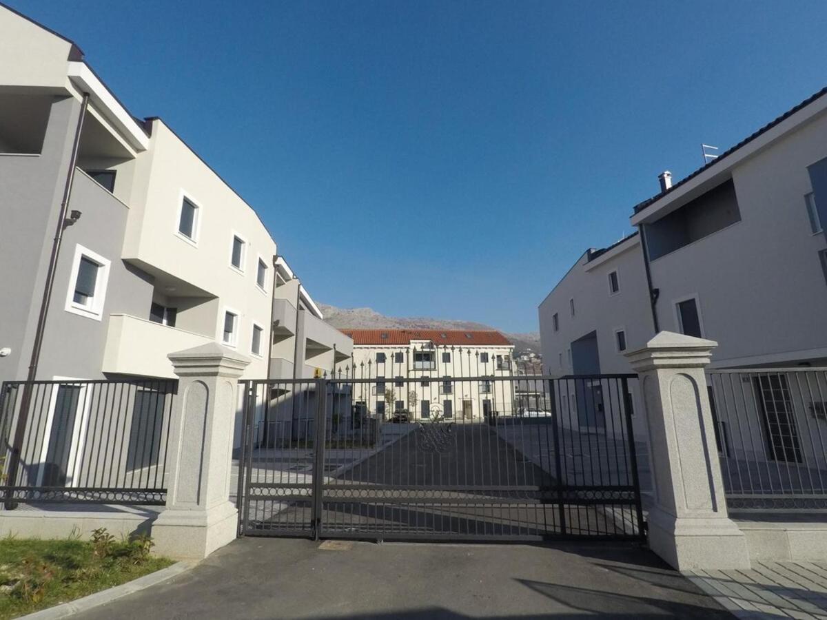 Apartment Laura Podstrana Exterior foto